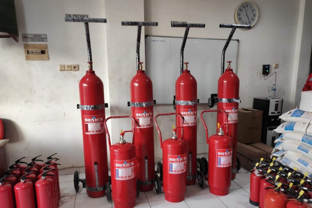 alat tabung pemadam api trolley (2)